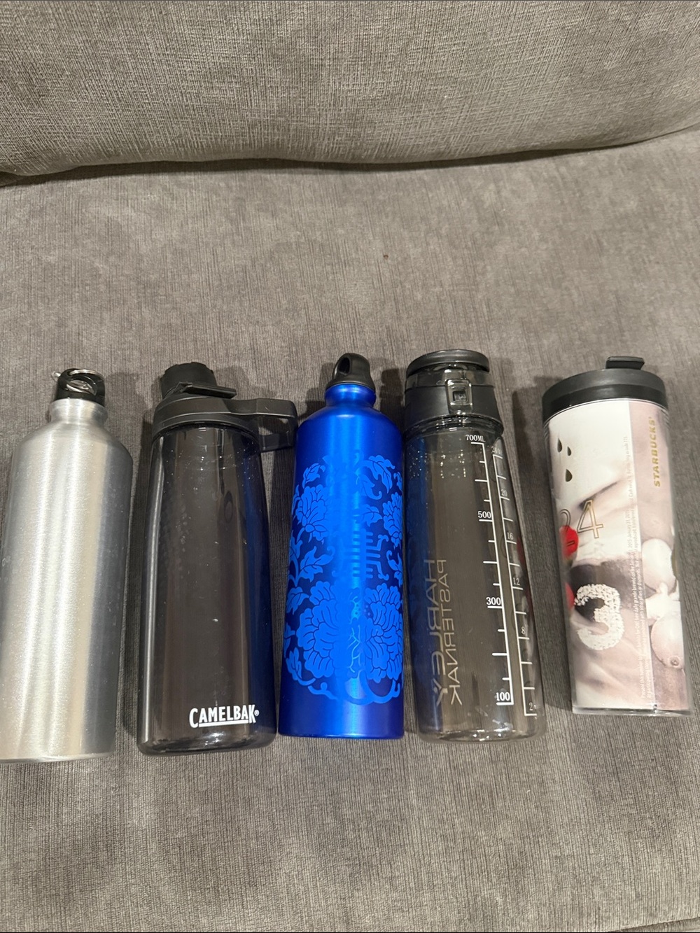 Pre-owned water bottle set of 5